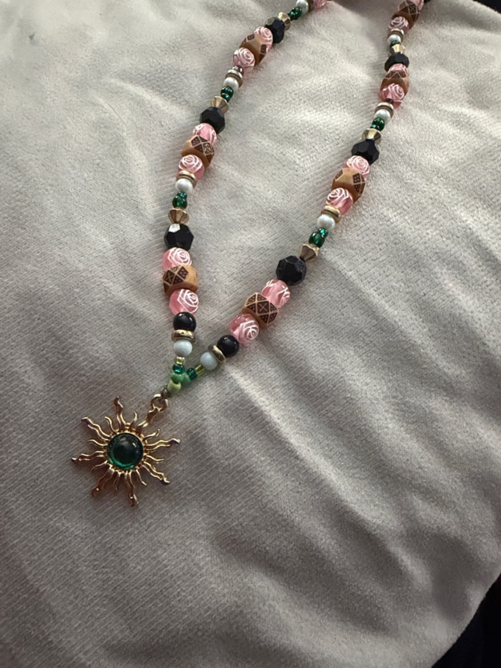 Sunburst Pendant Beaded Necklace - Pink & Green